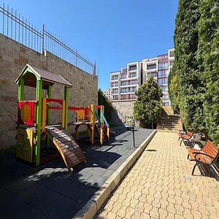Helios Apartment *